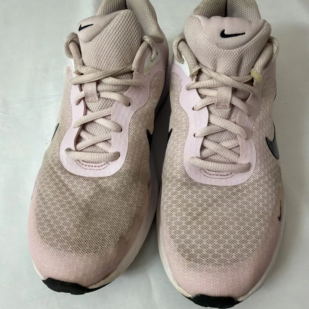 (GS) Nike Revolution 7 'Pink Foam‎ Black' US 6.5Y (FB7689-600) Or Women's Size 8